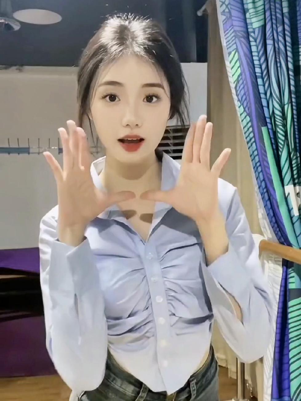 @王德芙 清纯甜美的妹子,大家都会喜欢的!清纯甜美 元气少女 笑容最治愈的女孩 邻家女孩 