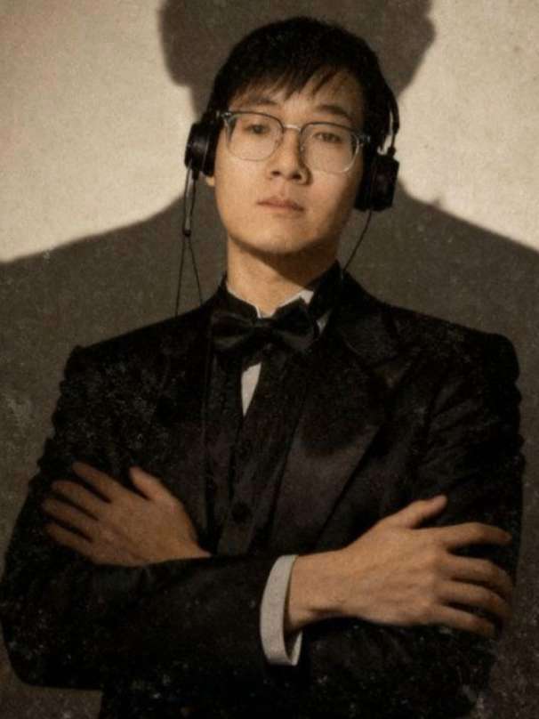 翻遍抖音想找个文案替我表达思念,最后发现,再华丽的话都不如一句:我在抖音,很想很想你,什么