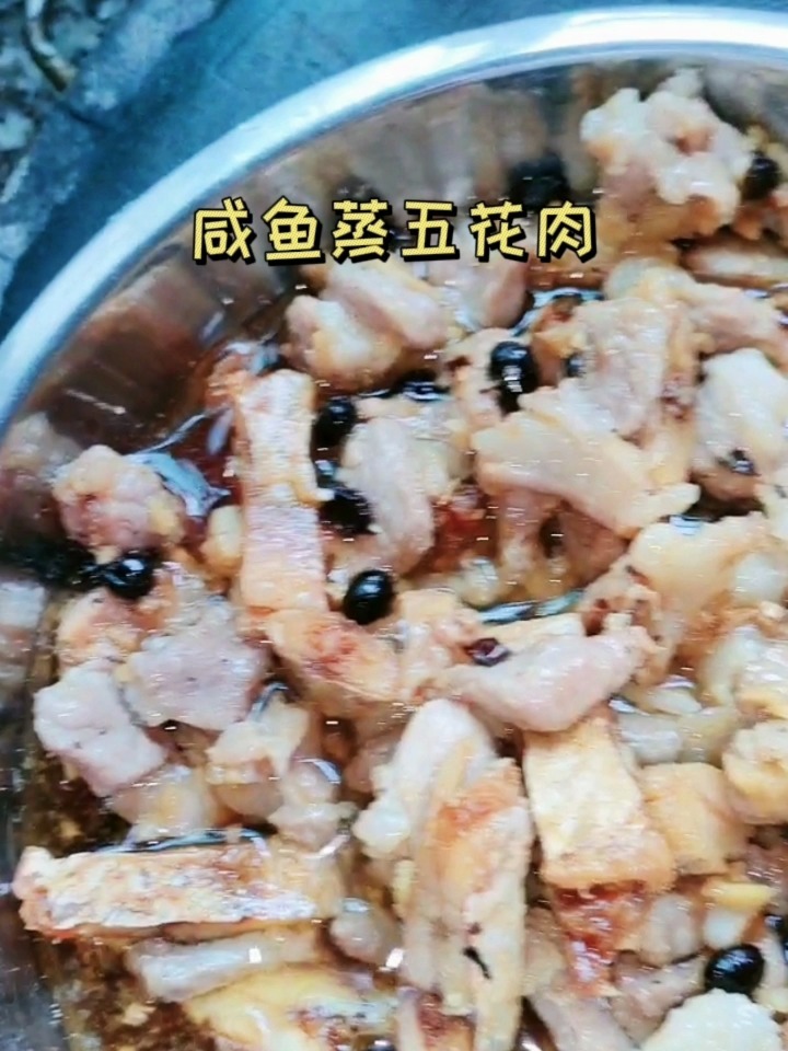 超级下饭的一道家常菜,咸鱼蒸五花肉