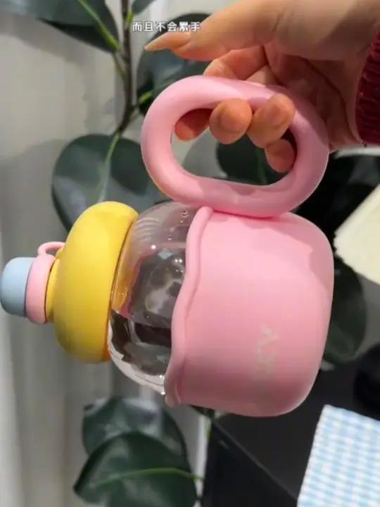 19块9竟然买到奇古堂的泡芙杯!奶呼呼圆敦敦的太可爱了!700ml的大容量!有个好看的杯子