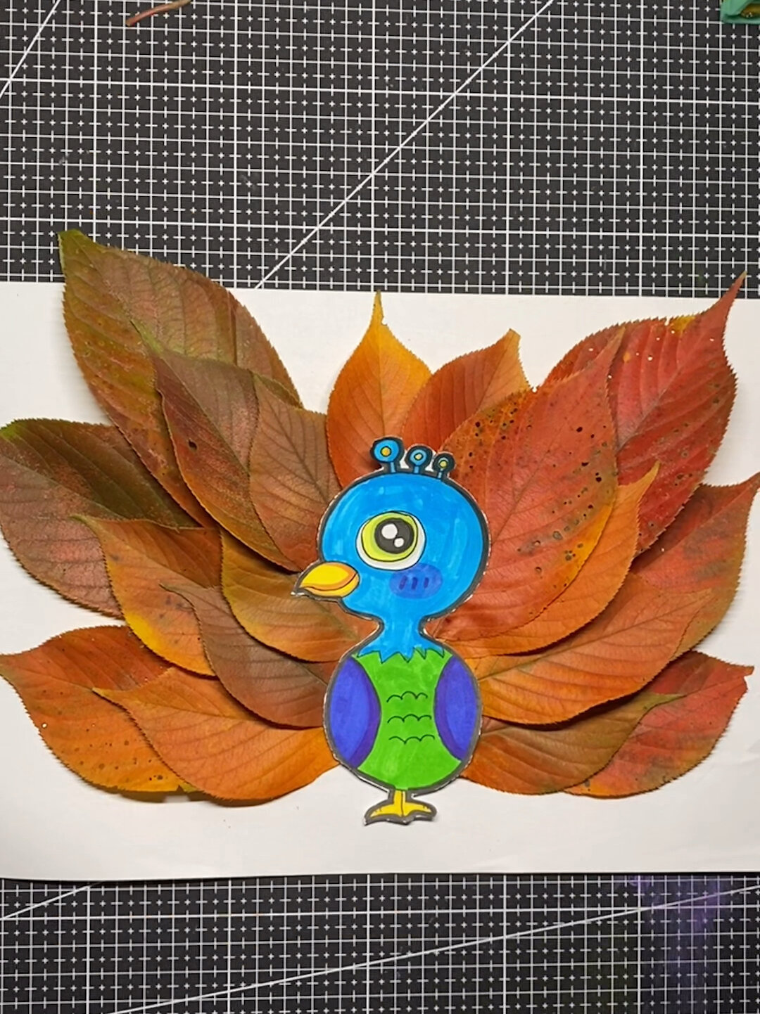 手工|《孔雀》|树叶贴画