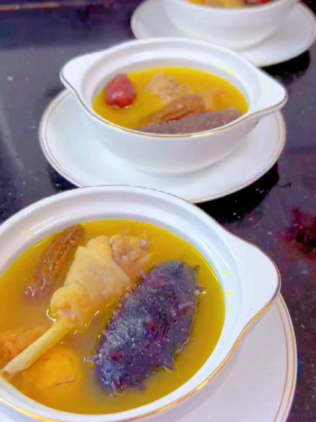 海参炖小母鸡味道嘎嘎好吃