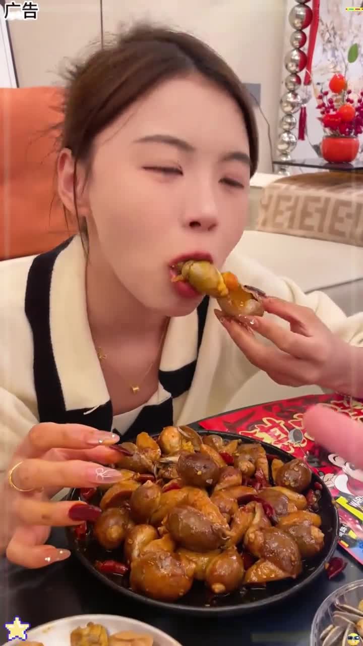 个个顶黄，大小鲍螺都很好吃！辣炒入味，捞汁也很入味 鲍螺 老婆脚 好吃到停不下来 下酒菜 