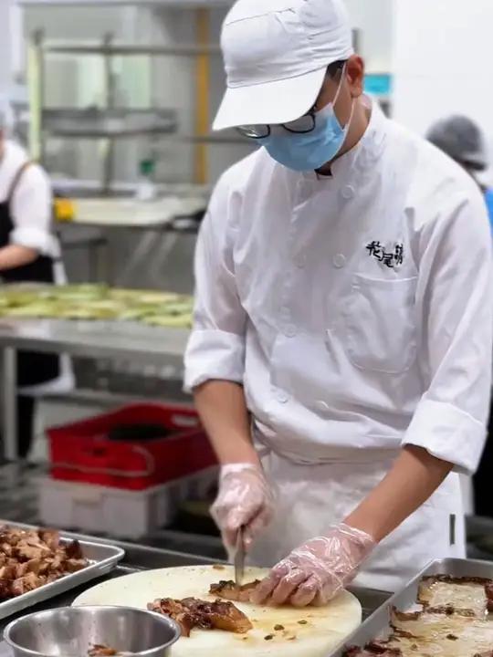 广式茶楼传统点心珍珠糯米鸡,用料特别丰富!