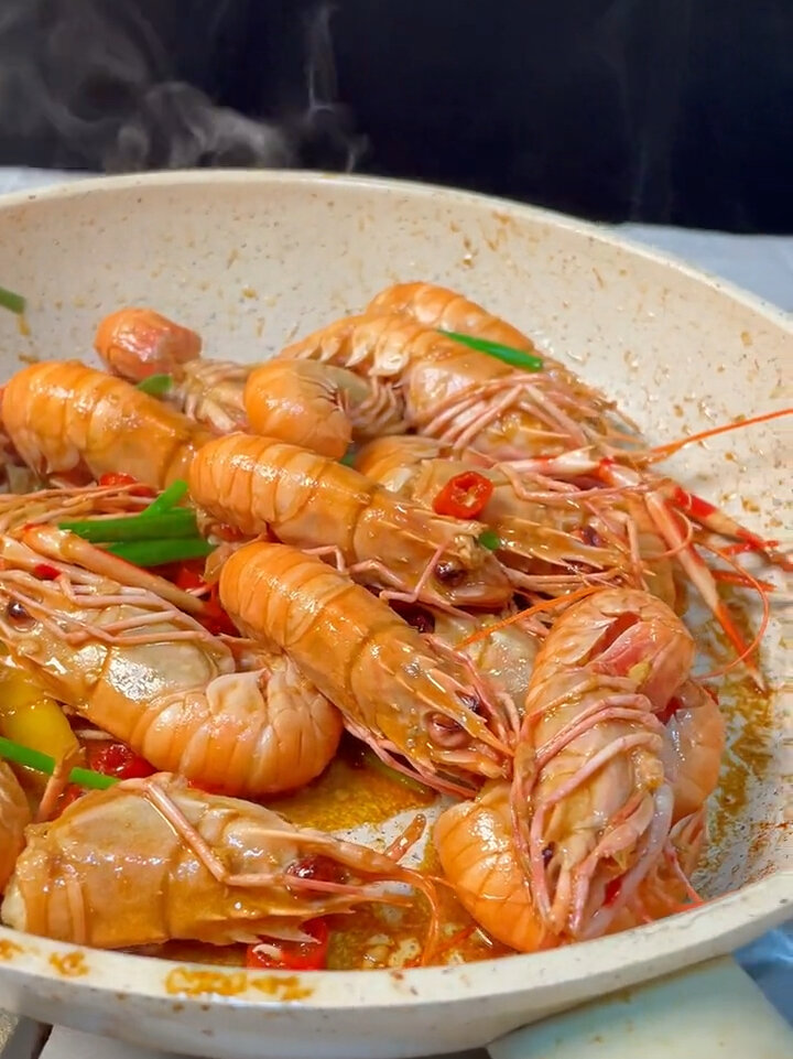 海螯虾不单单可以生吃,做香辣海螯虾