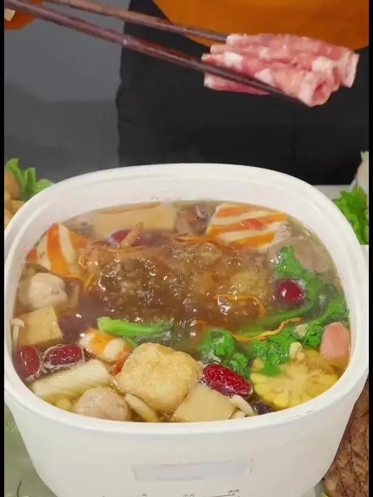 不能吃辣也能吃得火锅底料,就是这个菌汤火锅,一次一小块的火锅底料用起来真方便。菌汤火锅底料