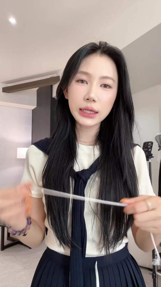 超显瘦实穿!这衣服单穿或戴帽出门都好看!