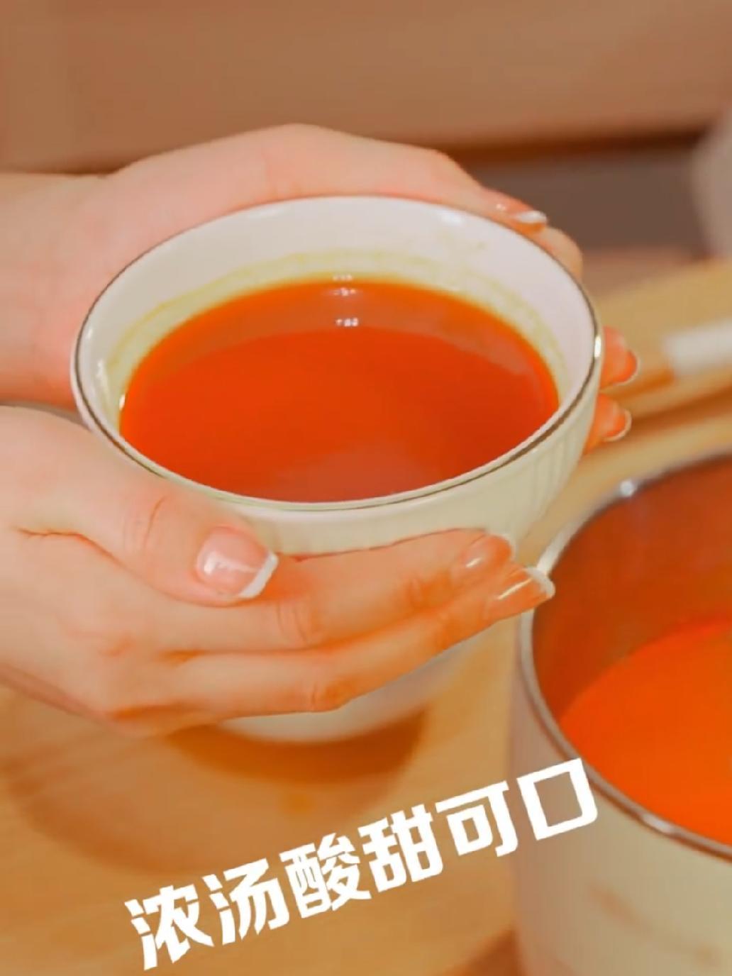 番茄味火锅底料,罗宋汤就选这款草原红太阳番茄汤料,酸甜口感,太美味了。番茄锅底做法 番茄火