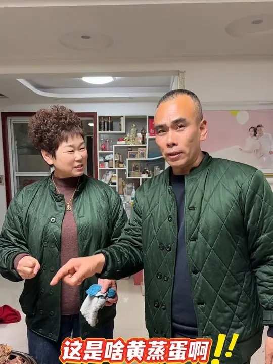 今天俺爸妈做了一桌子好吃的啊,辛苦啦!同时祝看到视频的姐妹们新年快乐!平安健康!新的一年顺