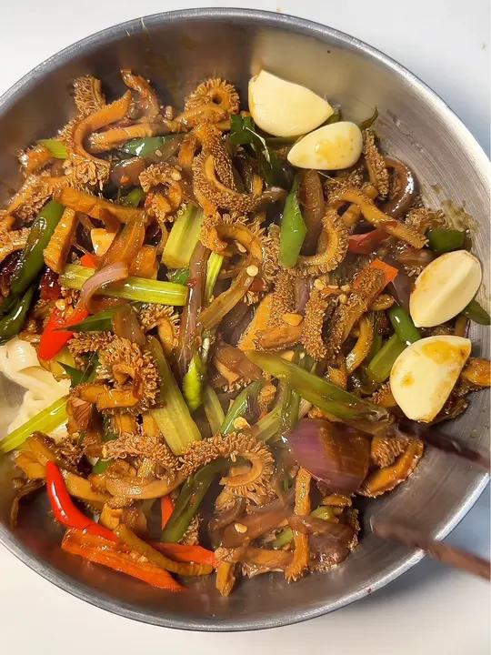 沉浸式拌面之爆炒牛肚 拌面