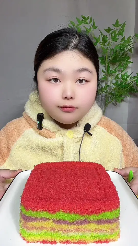 我家右右的生日蛋糕，生日快乐宝宝，虽然迟了一天，但是昨天还是一起过的，嘿嘿好看吧