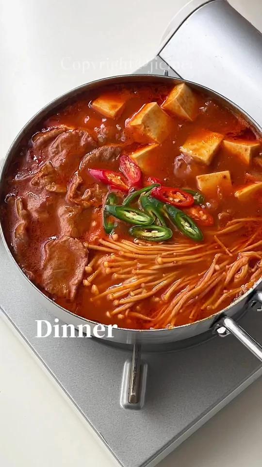 酸辣开胃巨浓郁泡菜牛肉豆腐汤超入味