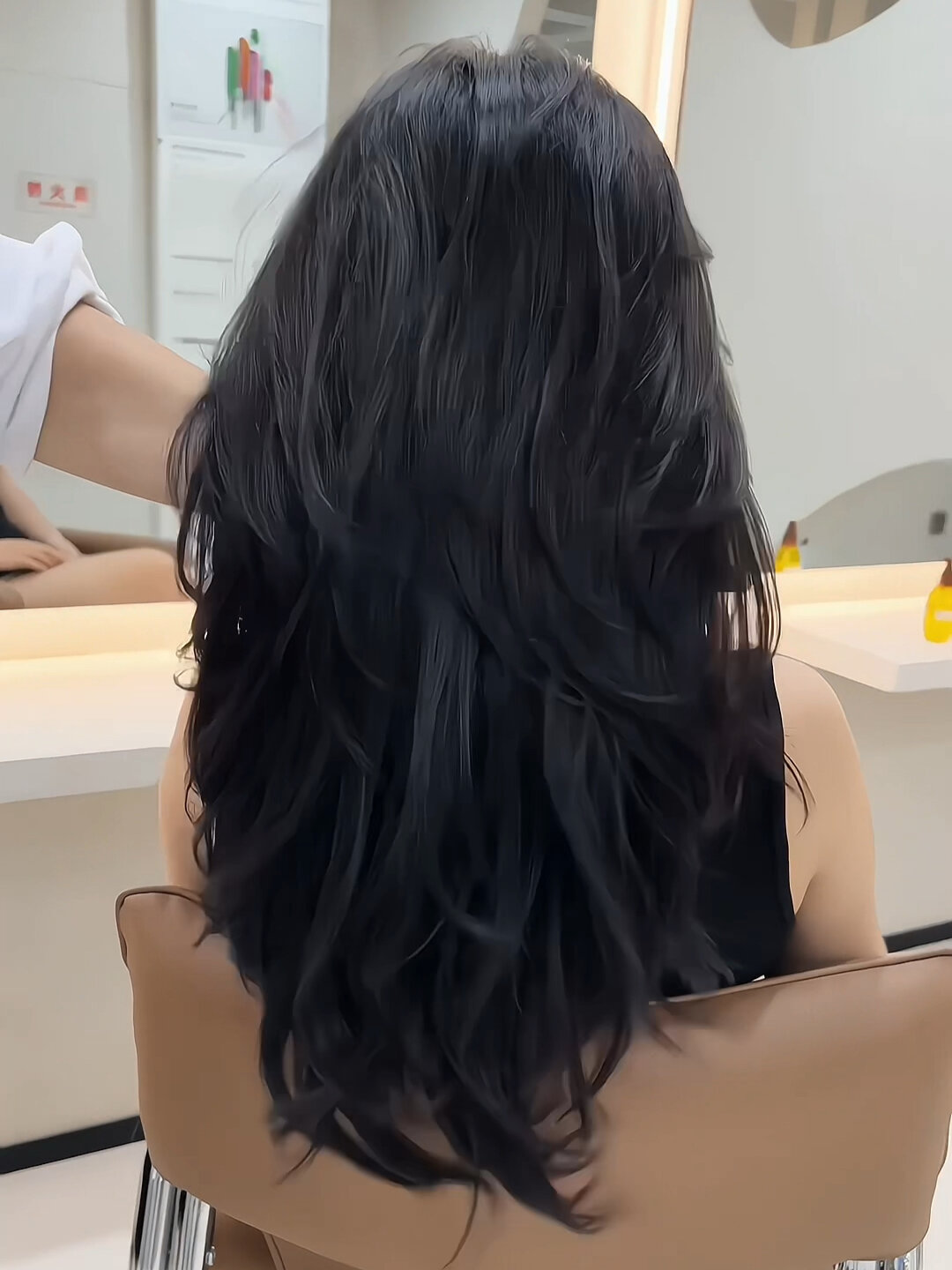 颧骨高,国字脸的女生都很适合的高层次烫发