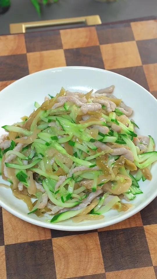 黄瓜买回家，不要总是凉拌着吃了试试我这个素炒黄瓜丝脆嫩爽口，好吃又下饭