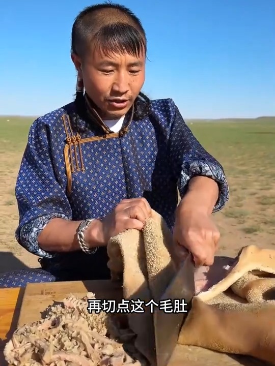 风干火烤出来的牛肉干 撕开肉膜相连纹理粗 味道没治了