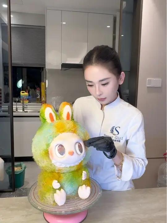 蛋糕彩虹拉布布