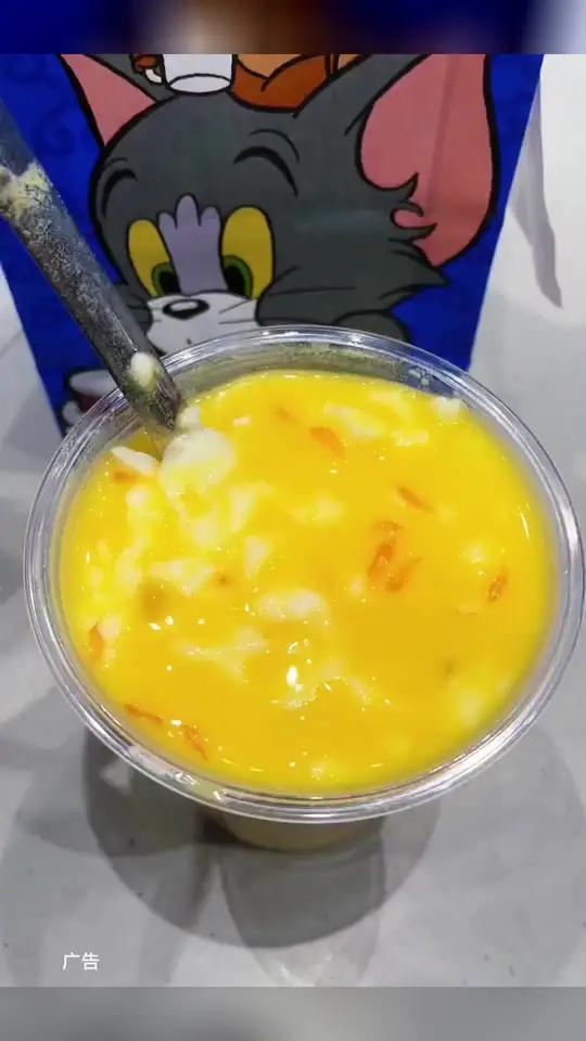 都去喝瑞幸超大杯的生椰杨枝甘露啊!真的好大好大一杯,杯子还可以反复利用的