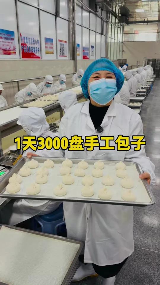 40位大姐活力全开，这就是扬州包子天花板手工蟹黄包！