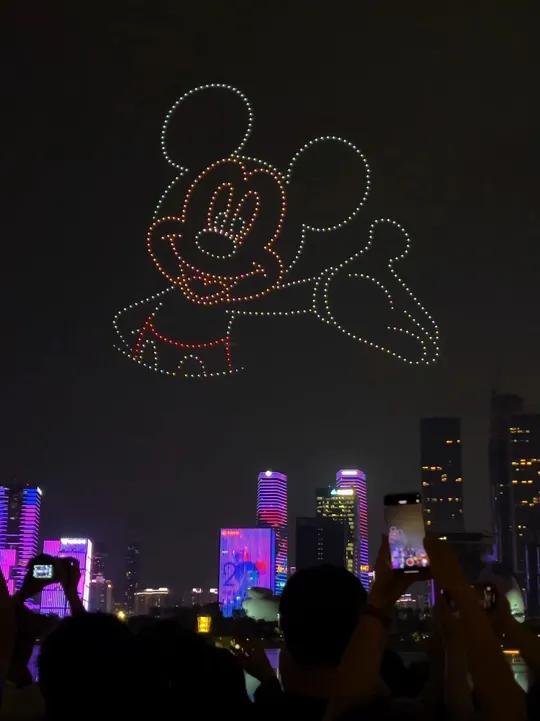 我在深圳人才公园拍到了迪士尼朋友!香港迪士尼20周年奇妙派对我要来啦!