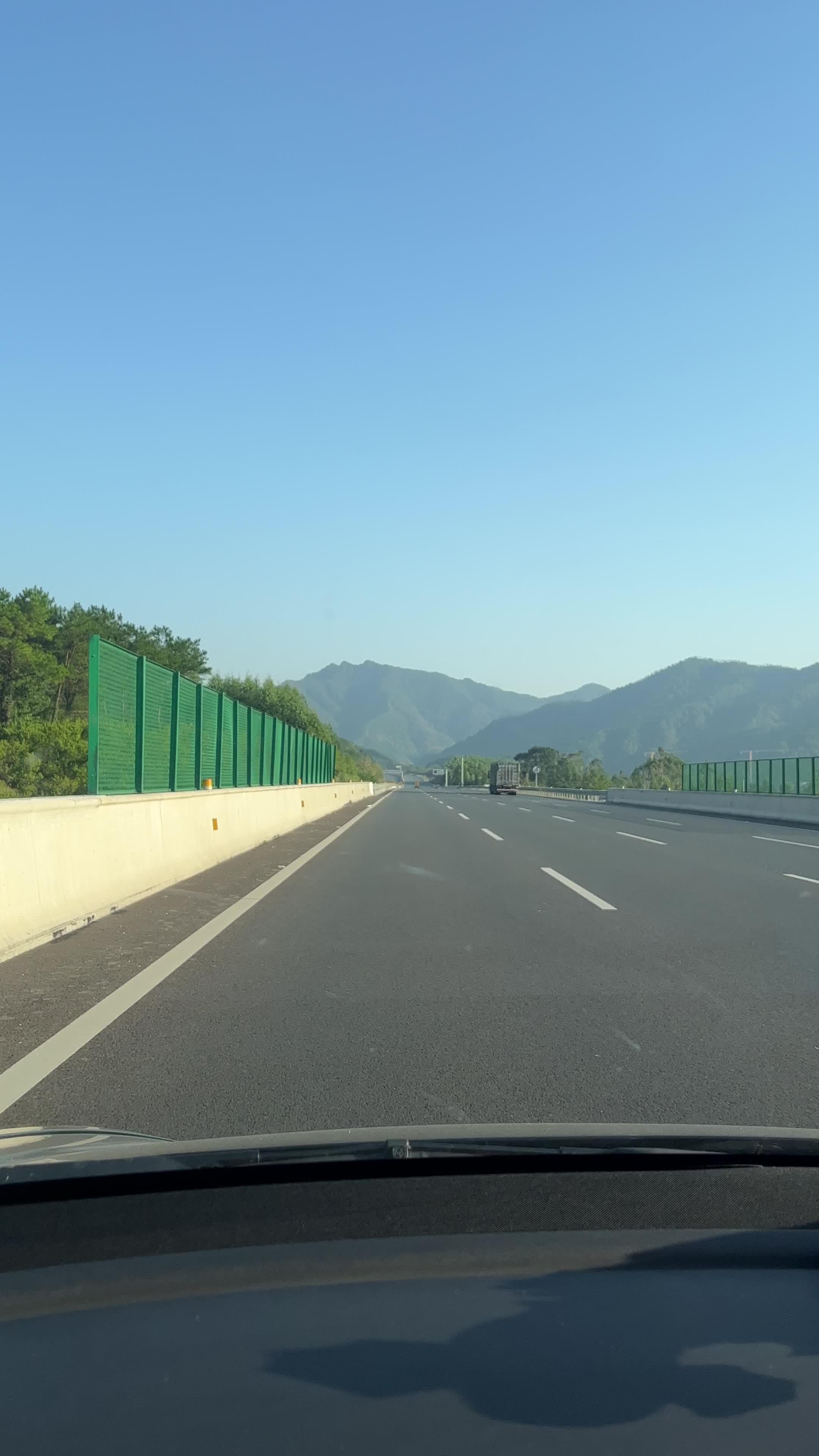 打道回府,白羽青年鸭下午装2车,明天3车,后天1车 清完了好过年 农村创业养殖 返乡创业新