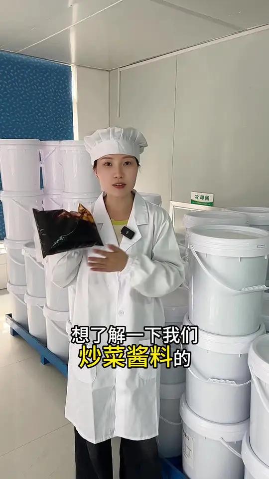 木桶饭,盖浇饭炒菜酱料汁,一酱成菜,无需二次调味,味道稳定出餐快