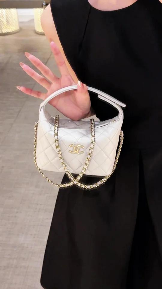 Chanel25A“浮雕双C”灰银饭盒hobo巨美!