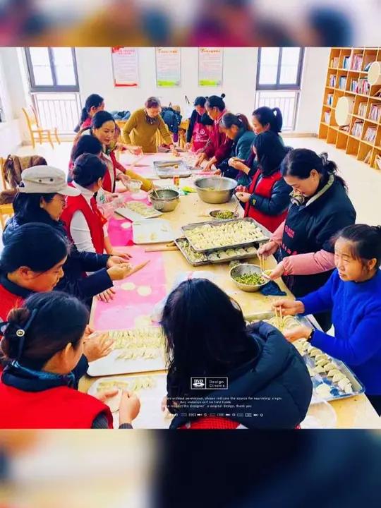 长丰县两项服务——安徽省社家老年服务中心携手双墩镇泉河路社区开展了“冬至暖邻里,饺子话温情