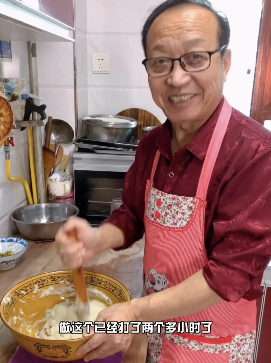 陕西街头小吃:洋芋糍粑