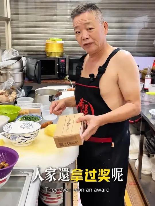 到手3罐的北戴河午餐肉罐头,真的就是我们小时候吃的那个味!露营 火锅饭搭子,都是纯猪肉制作