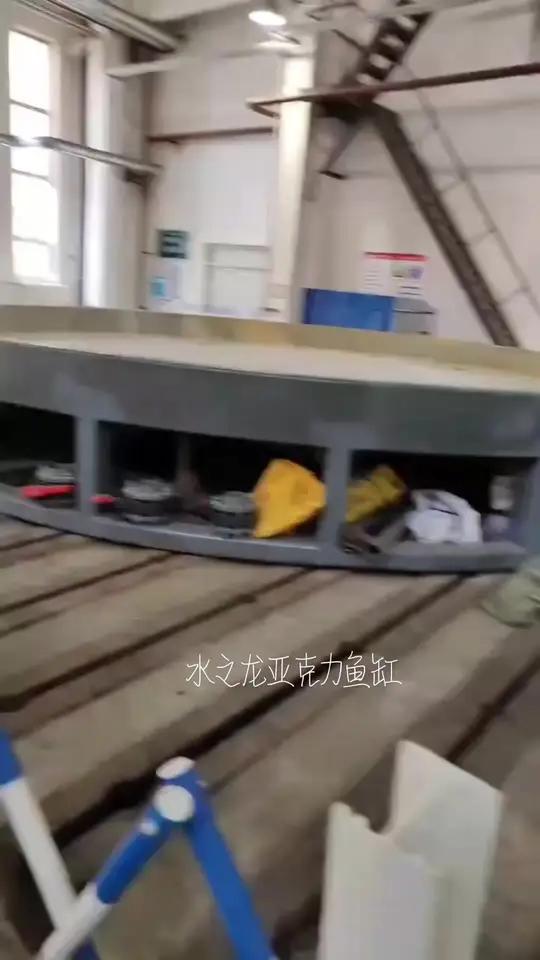 大型亚克力圆柱鱼缸