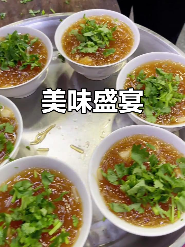 砂锅炖鱼翅,鳖肉火锅鲜美十足,分量满满,真材实料
