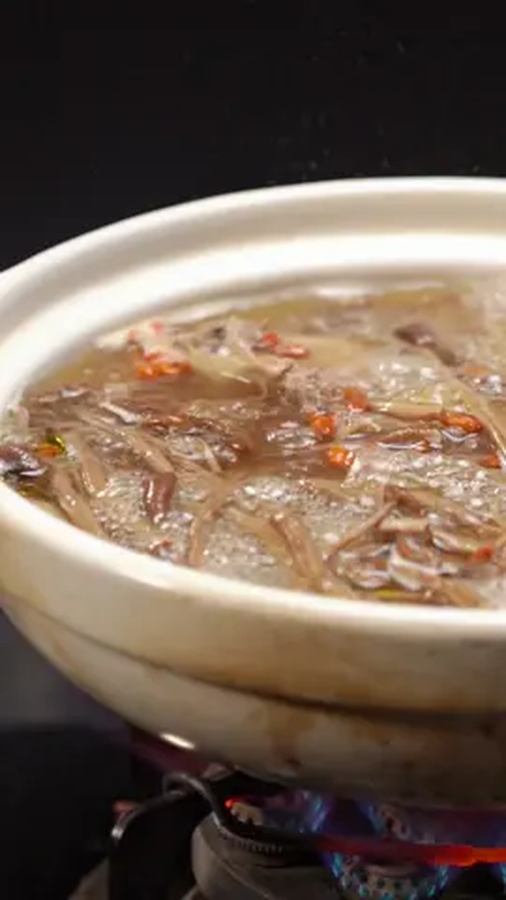 茶树菇老鸭汤煲出来有多香,真的你在煲汤的时候隔壁家都会闻得到