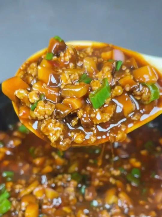 杂酱面哨子这样做拌面下饭都好吃