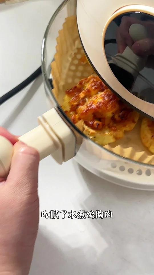 无油炸土豆的这个吃法怎么才发现焦香酥脆超好吃 吃腻了水煮鸡胸肉,快来试试这个土豆彩椒鸡肉塔