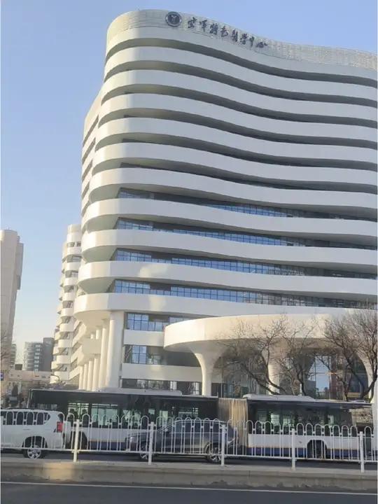 西钓鱼台空军总医院街景