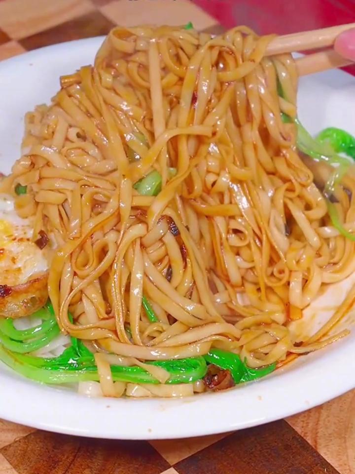 两分钟就能搞定的葱油拌面，懒人必囤葱油拌面酱，简单方便又好吃