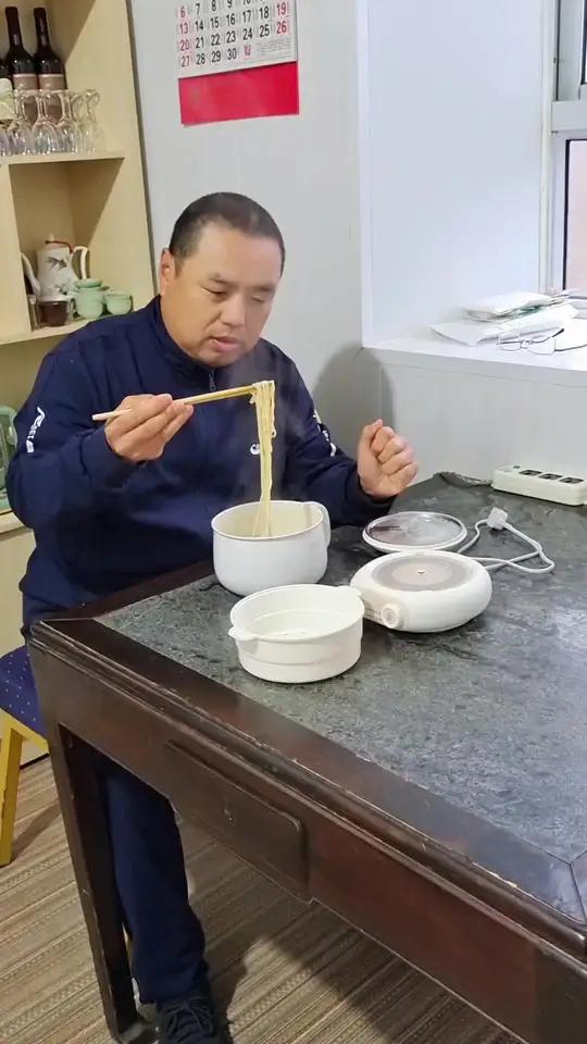 三鲜伊面,6070后的回忆