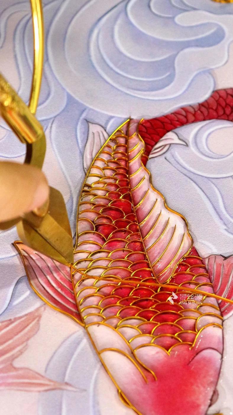 《九鱼图》掐丝珐琅|70x120玄关挂画 这项古老的手工技艺,将线条与色彩完美交织,呈现出