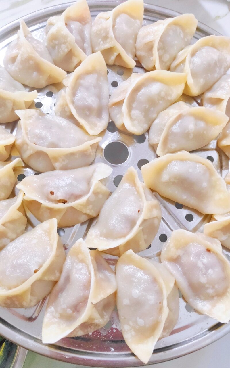 跟回民大厨学的牛肉芹菜圆葱馅儿蒸饺!