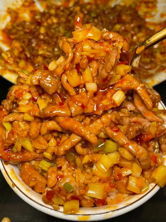 成都老辈子严选!鱼香肉丝盖饭爆好吃!