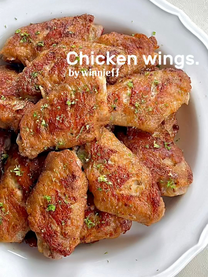 脆皮香煎鸡翅外脆里嫩 葱香味浓 做法简单