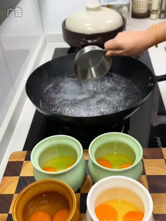 想要有营养,一个人在家中像我这样吃瓦罐汤,不用炒菜,做个汤菜饭一锅出,没油烟健康好吃又美味