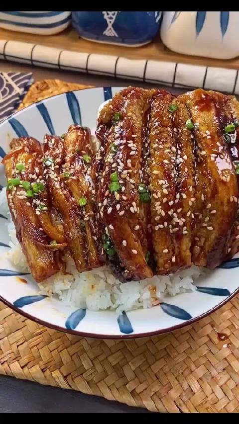 有一种美好叫辽宁 蒲烧茄子没想到这么好吃,比鳗鱼饭还香!辽宁好网民守法好公民