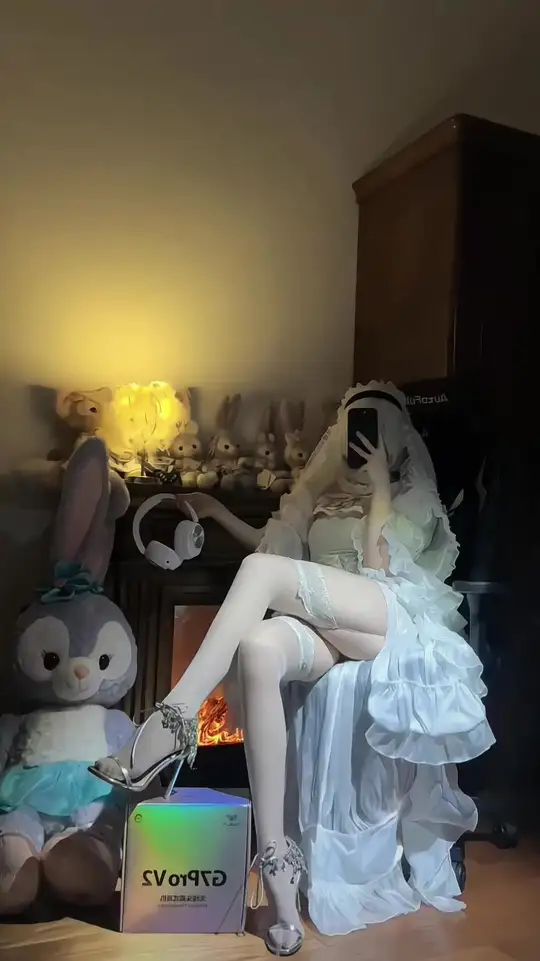 你喜欢听的歌，晚睡的原因，童年的经历，爱打的游戏，爱看的动漫，一直不换的头像，视频的文案，