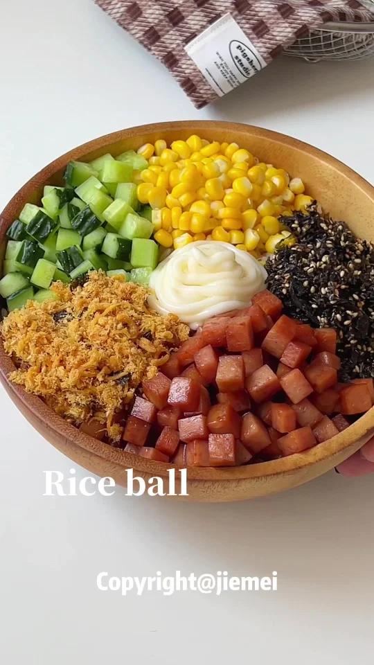 十分钟搞定午餐肉海苔肉松饭团巨巨巨好吃