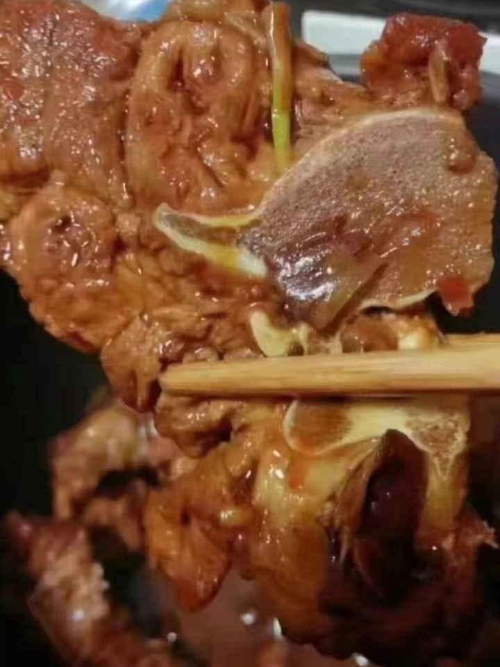 多肉牛脊骨来啦～在家炖个牛骨汤,肉肉香嫩