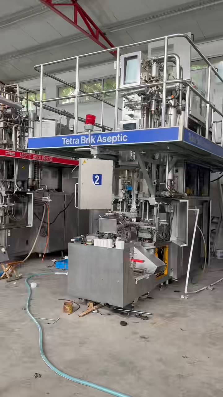 苗条型利乐灌装机