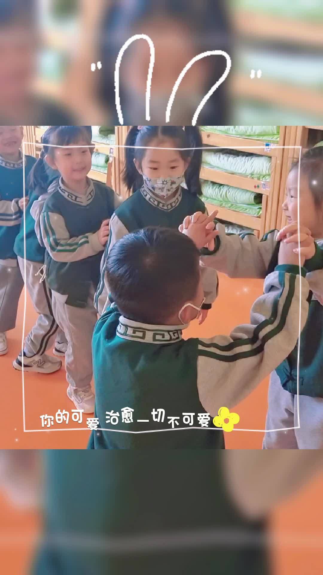 游戏 城门城门鸡蛋糕 幼儿园 记录幼儿园的点点滴滴 记录幼儿园的点点滴滴