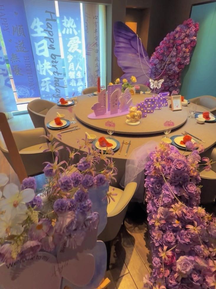 别说,整的挺浮夸,但人均也就100多 #餐厅生日布置 #网红餐厅 #生日派对布置 #仪式感