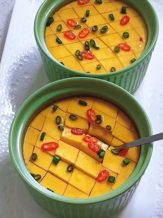 水蒸蛋蒸几分钟？用冷水还是热水？如何避免出现蜂窝！鸡蛋羹教程 #鸡蛋羹 #鸡蛋羹家常做法 